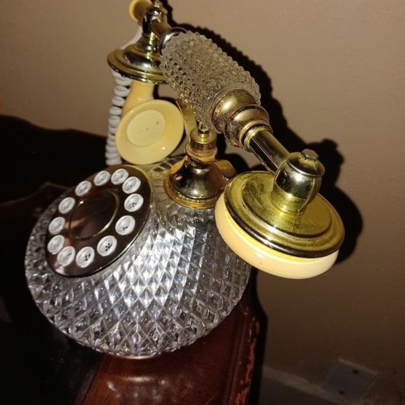 Vintage Telephone - Picture 2 of 6